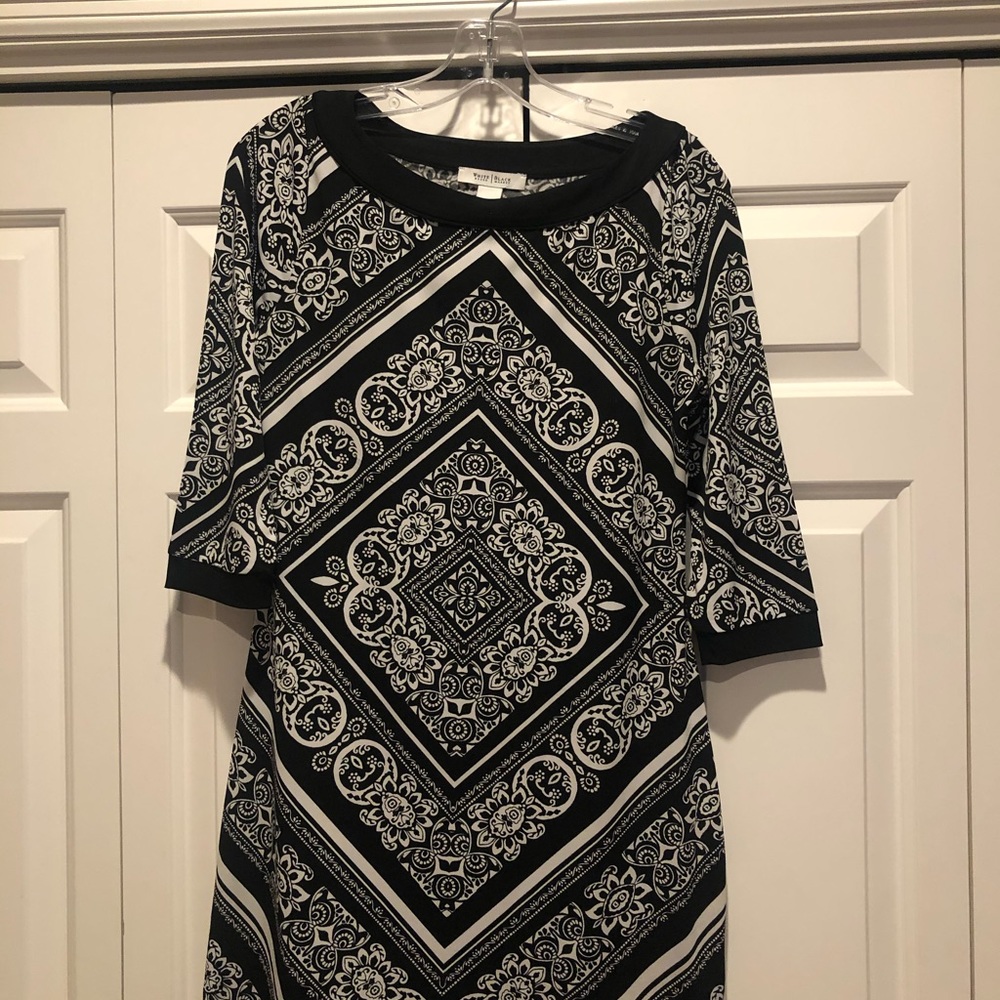 WHBM size S black and white 3/4 sleeve short dress